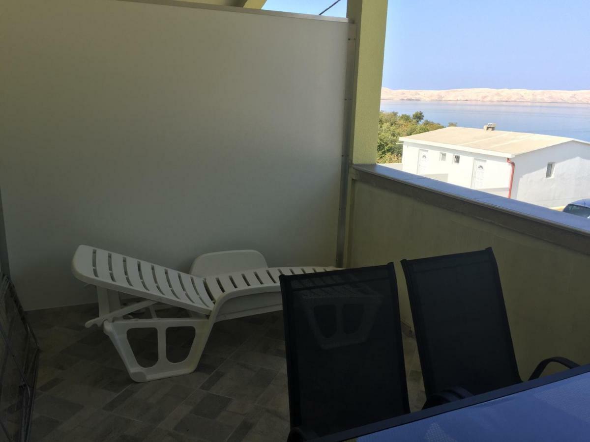 Apartmani Verica Karlobag Exteriör bild