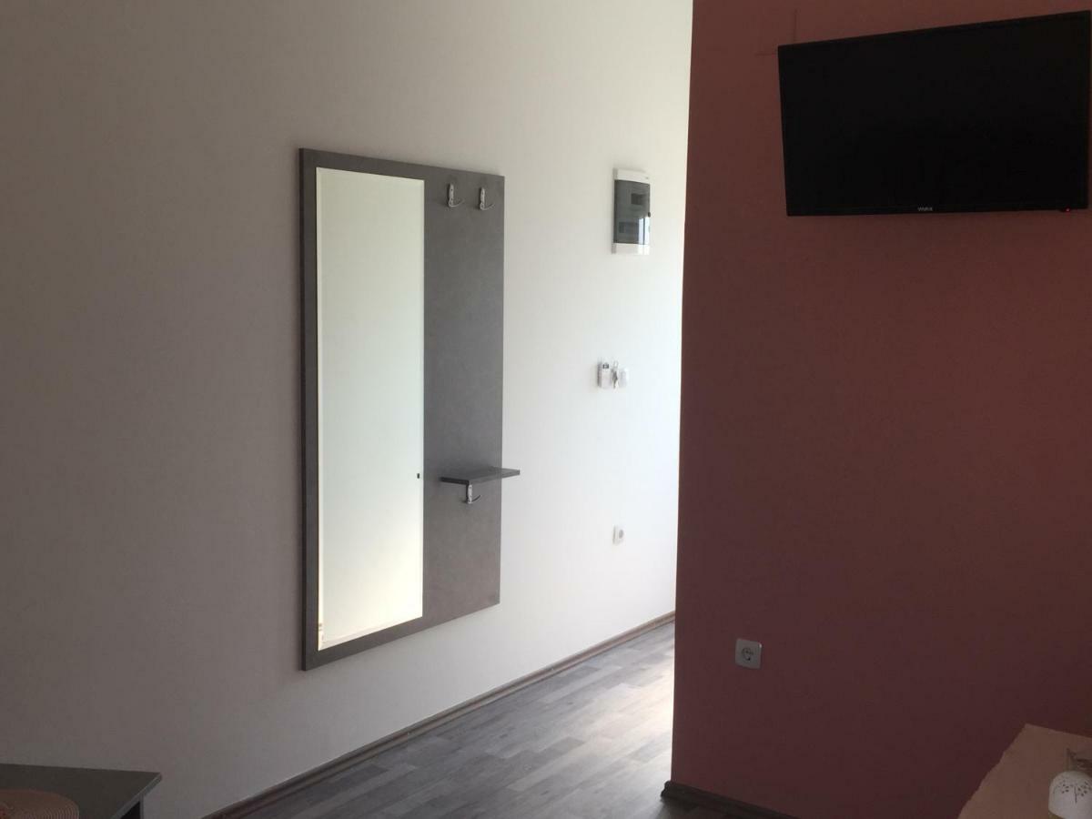 Apartmani Verica Karlobag Exteriör bild