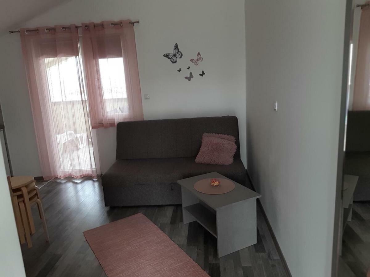 Apartmani Verica Karlobag Exteriör bild